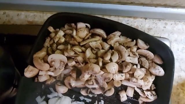 грибы под сметаной любимое наше осеннее блюдо приготовление