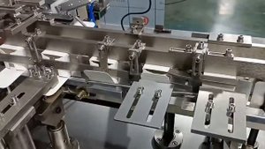Картонажная машина вертикального исполнения для упаковки флаконов JDZ-120III #1
