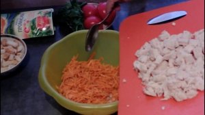САЛАТ ИЗ БЕЛОЙ ФАСОЛИ С КУРИЦЕЙ И СУХАРИКАМИ.ОЧЕНЬ ВКУСНО И СЫТНО