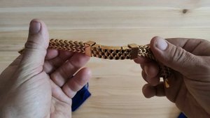 Шикарный мужской браслет под золото