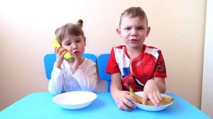 Сквиши Еда  Против Настоящей Еды Челлендж для детей