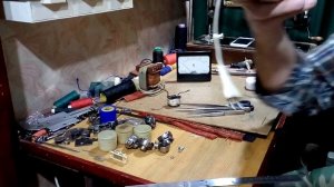 Размагничиваем пинцет, линейку, ножницы.