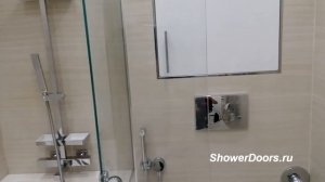 Складная стеклянная душевая шторка для ванной на заказ из "Оптивайт" 8 мм. Размеры 1100x1600 мм