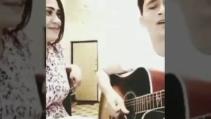 Суруд бо гитара духтари точик лаби чу шиштаноят//2020//