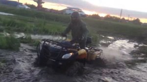 В болоте на квадроцикле Stels 800 efi eps Видео № 6