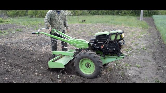 РАВНЫХ ему НЕТ!!! ФРЕЗЕРОВКА тяжелым ДИЗЕЛЬНЫМ МОТОБЛОКОМ. смотреть онлайн