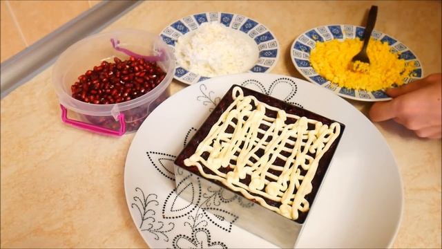 Салат ПОДАРОЧНЫЙ рецепт салата ВКУСНЫЙ СЫТНЫЙ салат слоеный салат Готовим с ЛЮБОВЬЮ смотреть онлайн