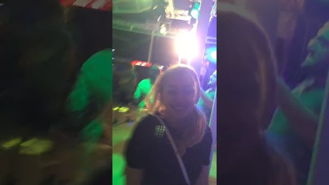 Танцы босиком