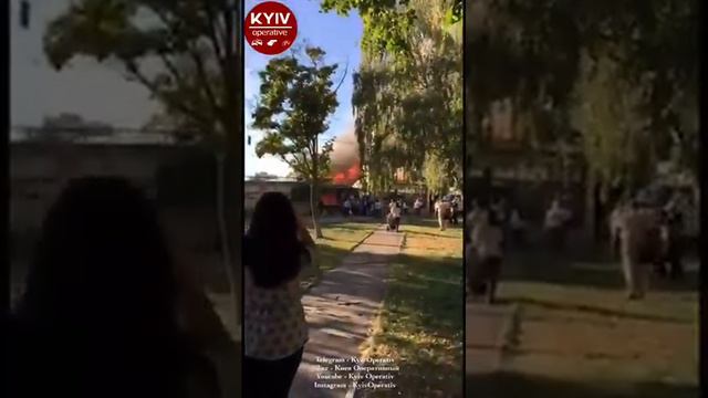 Появилось видео пожара на Колибрисе. Горят Мафы. Бойцы #ГСЧС говорят, что в пожарном гидранте нет в