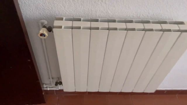 Пытаюсь починить отопление в Барселоне #работависпании #испания #мигранты смотреть онлайн