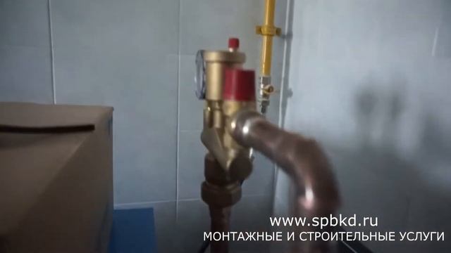 Монтаж отопления под ключ.  Котельная в загородном доме.  Газовый котел Buderus.