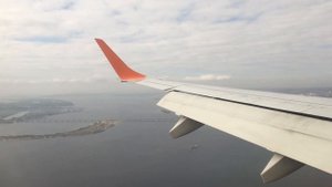 Embraer E-195 - Вылет из Домодедово и посадка в Саратове - [Саратовские Авиалинии]