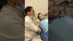 Супер зубной врач. Удаление зуба со свищем. Опять всё волшебно