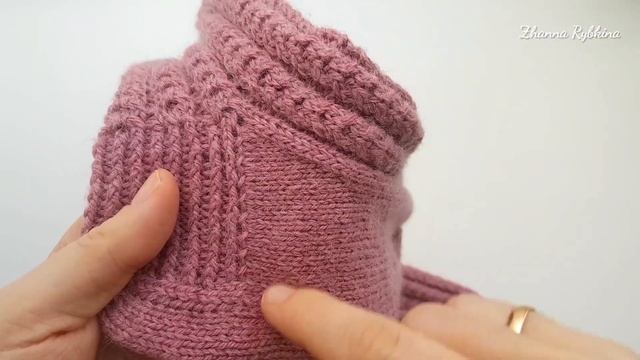 Носки женские спицами с нестандартным мыском. Носки спицами 