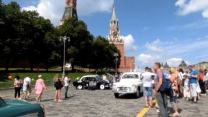 ГУМ авторалли. Советские ретро-авто стартуют с Красной площади.