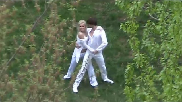 Танцы на природе смотреть онлайн