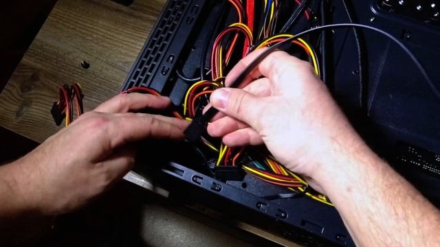 Идея для не стандартной установки HDD 3.5 в корпус в котором нет для него места. смотреть онлайн