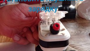 Зарядить блютуз   наушник без кейса с помощью жабки