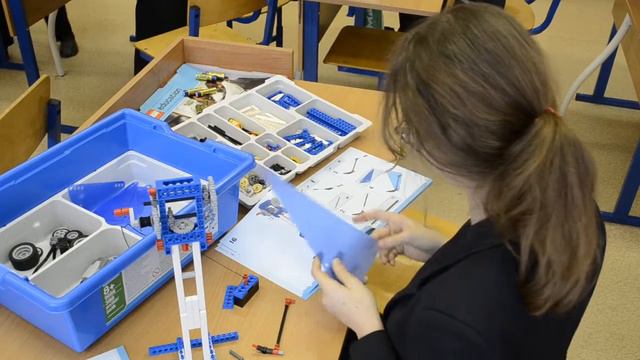 Занятие по "Робото-технике" (Алексей Владимирович Хованский) смотреть онлайн