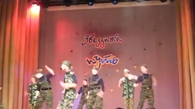 Военный танец коллектива "Настроение"(Оленегорск)