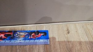 ламинат на неровном полу и МДФ плинтус