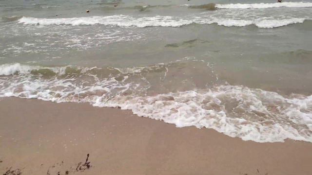 Евпатория штормит в последнюю субботу лета. 27.08.2022г. смотреть онлайн