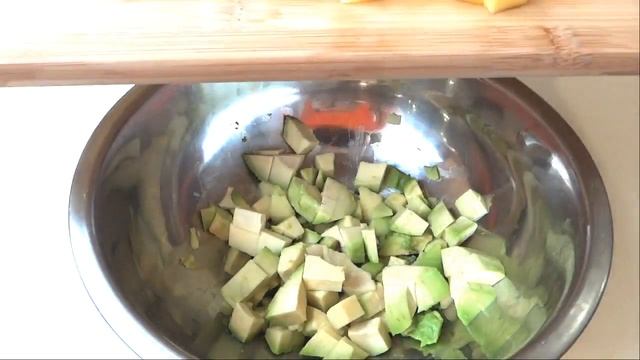 Рецепт. Салат с семгой манго и авокадо. Salad with mango and avocado salmon. Cooking.