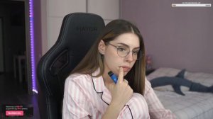 BarbieGirl Барби Герл Забыла точное количество мужиков побывавших в ней.