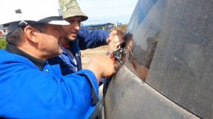 Меняем дворник на тоёта 200 (народным методом)