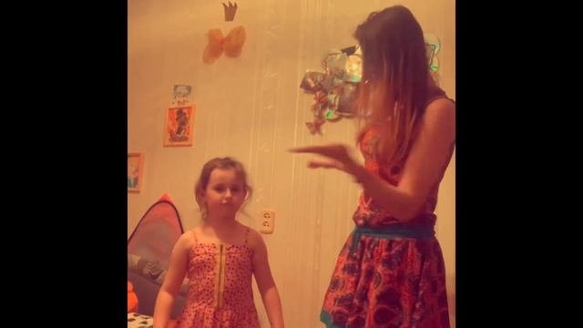 Танцы! Dance! Мама влезла в танец!!! #максбарских #танцыдоутра