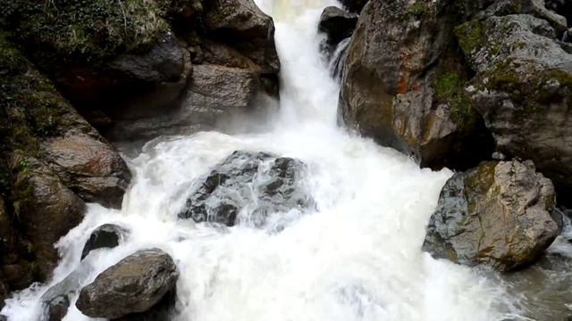 Водопад в турецком Алтындере.