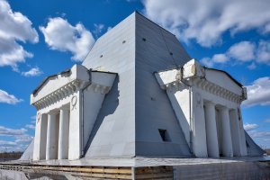 Храм-памятник Спаса Нерукотворного в Казани