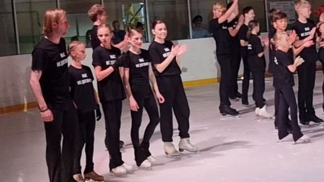 Четверные Игнатов, Алиеев, тройной аксель Самарин, Алёна Косторная и Александра Трусова, шоу Губки смотреть онлайн