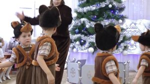 Танец медвежат на новогоднем утреннике 2017 в младшей группе Муз рук Леонтович С В