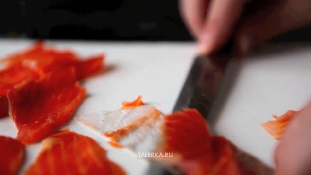 Сэндвич с лососём (Smørrebrød med Røget Laks)