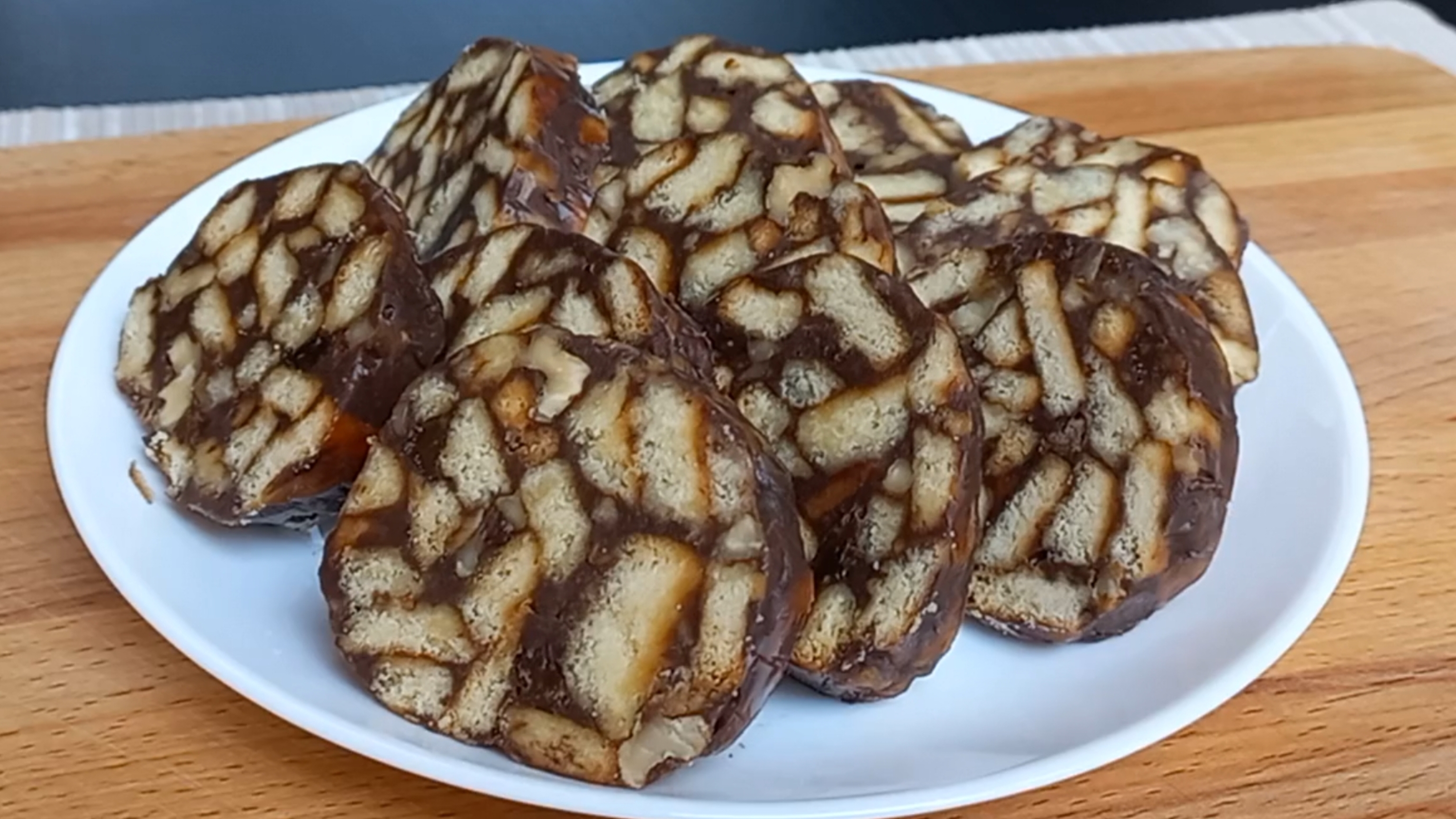 Из ПЕЧЕНЬЯ ШОКОЛАДНАЯ КОЛБАСА из печенья с Изюмом и грецкими Орехами Тот самый Вкус ДЕТСТВА!