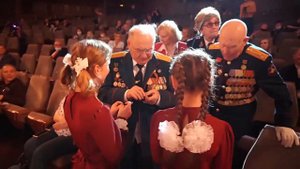 Должны смеяться дети и в мирном мире жить!
