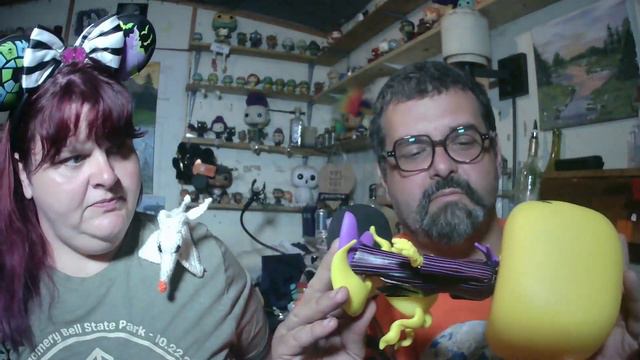 Jack Skellington and Zero Jumbo Blacklight Colors Funko Pop Unboxing смотреть онлайн