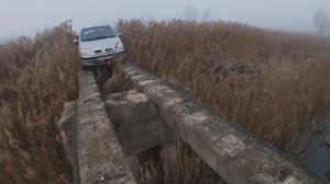 Экстрим в дороге. Рыбалка с приключениями. Со спиннингами на первый лед...