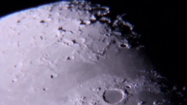 Canon 550D through a telescope-Moon 04-22-10 смотреть онлайн