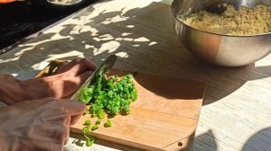 фриттата с цукини и зелëным луком