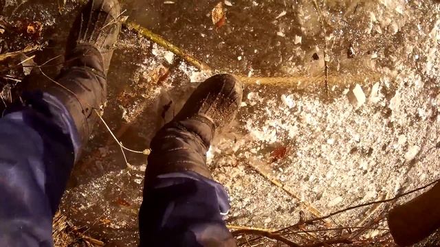 Строю землянку около пруда,в овраге. смотреть онлайн