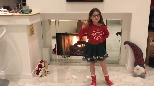 Новогодние Поздравления, Эмма 8лет смотреть онлайн