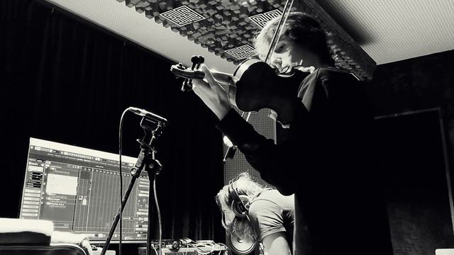 Johann Sebastian Bach - Chaconne, Partita No. 2 BWV 1004 - MICROPHONE test / EDI ŠILJAK смотреть онлайн