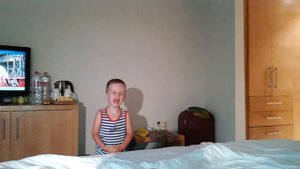 Смешно! Детские слезы сквозь смех