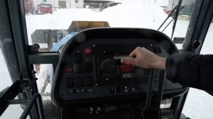 РАБОТАЕТ НА ГУСЕНИЧНОМ РОССИЙСКОМ ТРАКТОРЕ В 22 ГОДА!