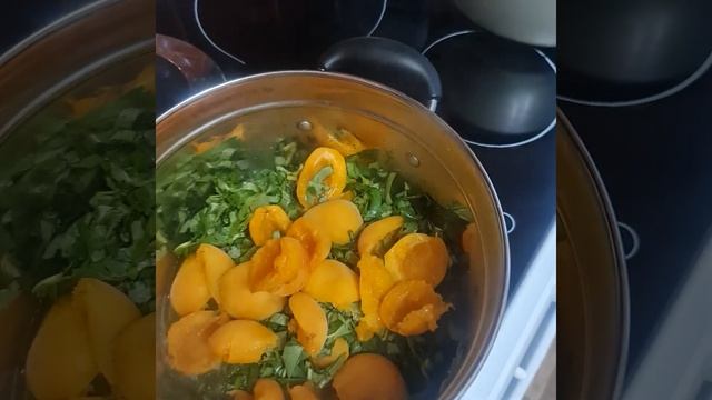 Необычное варенье из листьев ревеня