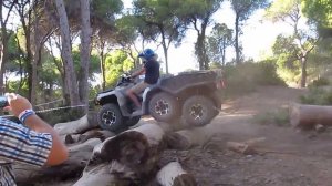 6-ти колесный полноприводный мотовездеход  CAN-AM OUTLANDER 1000 6x6 с кузовом.