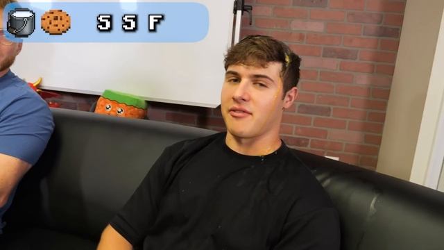 Eating MINECRAFT FOOD In REAL LIFE смотреть онлайн