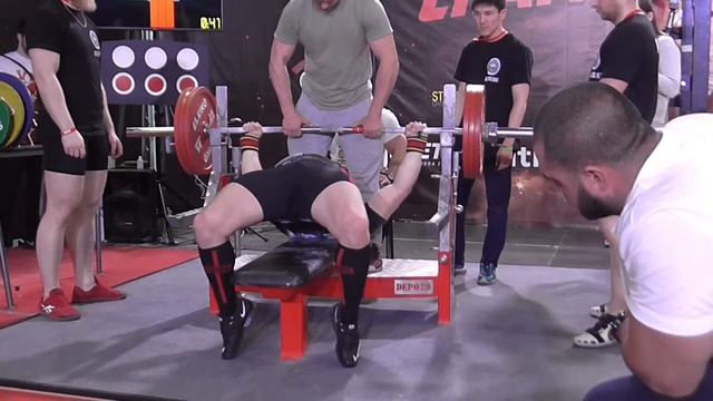 Ступников Роман жим лежа 175 кг смотреть онлайн